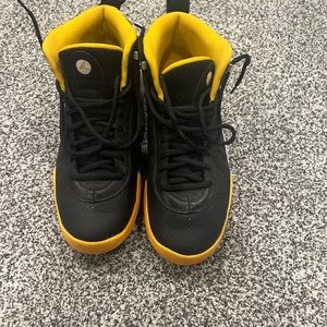 Yellow Jordan junpman 11’s. Price is negotiable